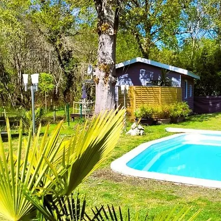 La Maison De La Saye & Feriehus