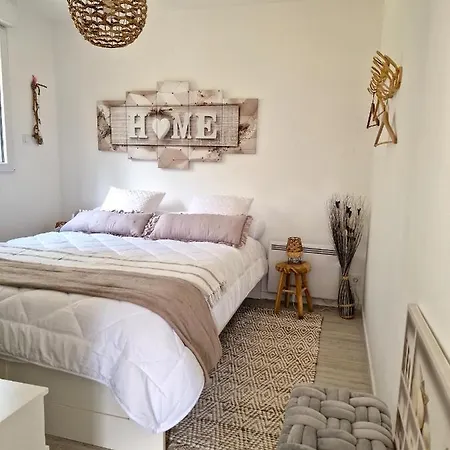 La Maison De La Saye & Ferienhaus Mios