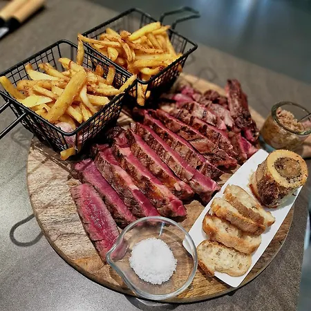 La Maison De La Saye & *