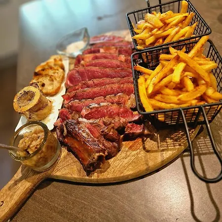 La Maison De La Saye & Ferienhaus