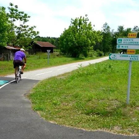 La Maison De La Saye & Ferienhaus *