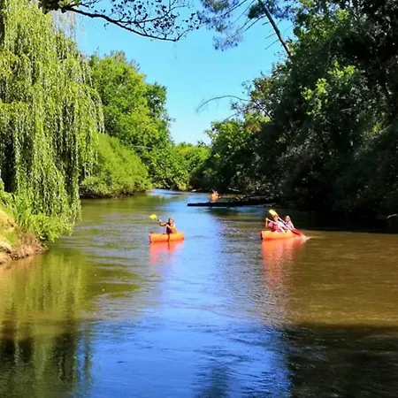 La Maison De La Saye & Ferienhaus *