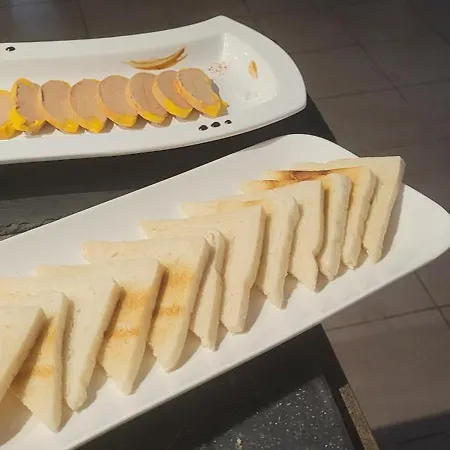 La Maison De La Saye & *