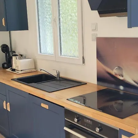 La Maison De La Saye & *